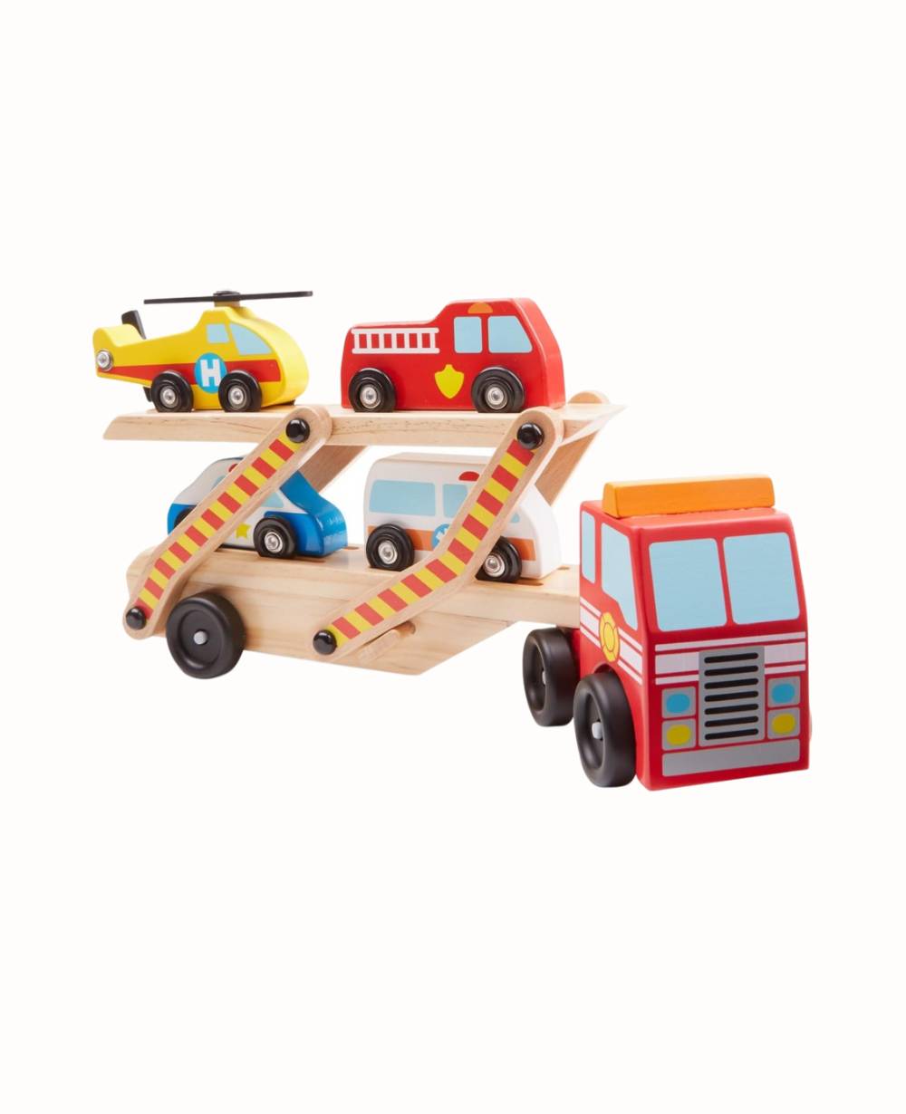 Trälastbil med Räddningsfordon