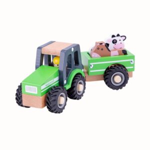 Grön trätraktor med släp